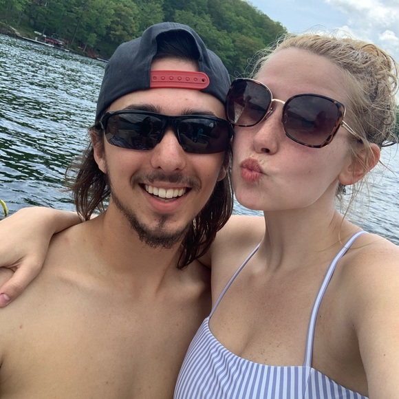 Meet your Posher, Emily - Picture 1 of 1